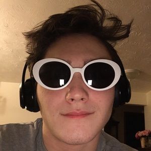 Meet your Posher, Thomas